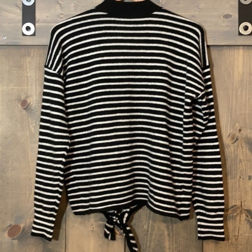 Loft Striped black and white striped sweater with knotted waist small - Picture 8 of 10